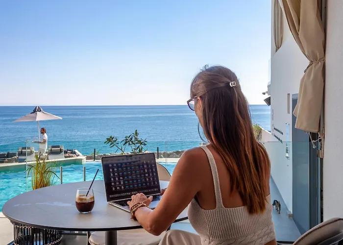 Akrotiri Olympus Luxury Suites - Adults Only